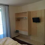 Komodo Short Stay Apartments 4*