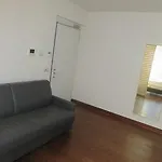 Komodo Short 4*