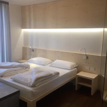 Komodo Short Stay Apartments Aparthotel