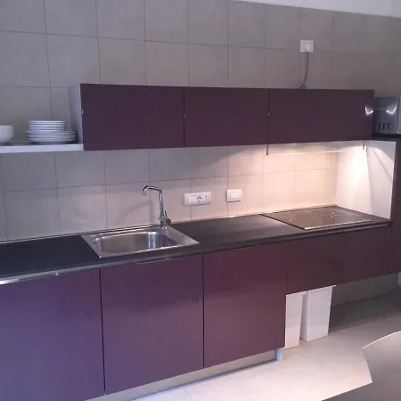 Komodo Short Stay Apartments 2*