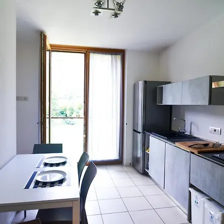 Komodo Short Stay Apartments Aparthotel