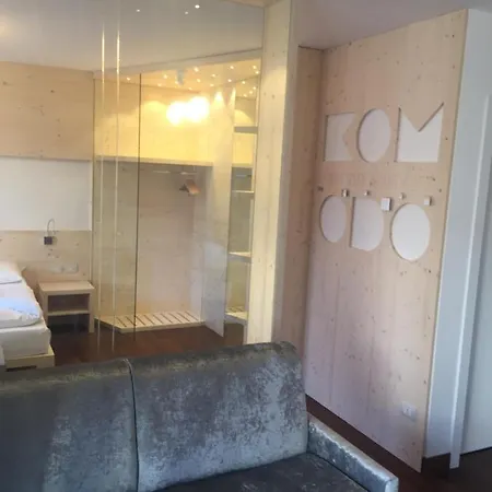 Komodo Short Stay Apartments Aparthotel