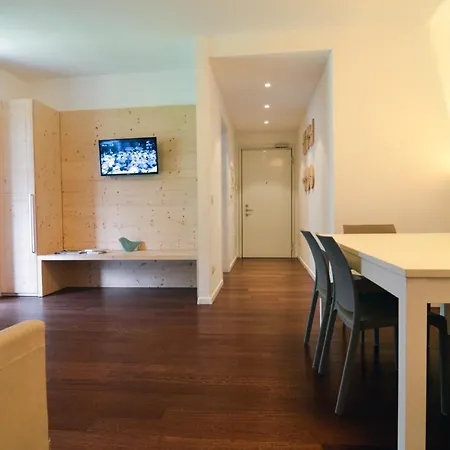 Aparthotel Komodo Short