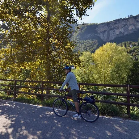 Komodo Short Stay Apartments Aparthotel Trento