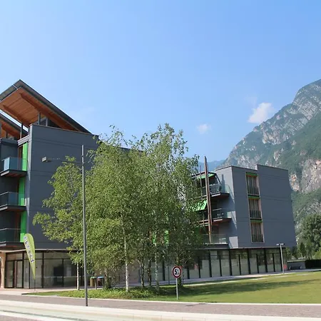 Komodo Short Aparthotel 4*