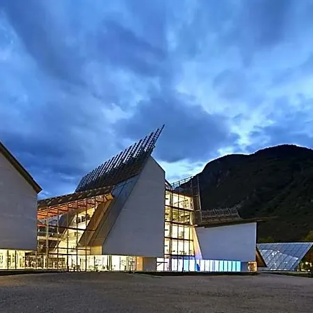 Komodo Short Stay Apartments 4* Trento