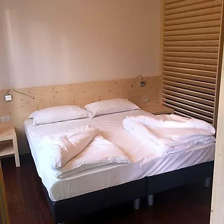 Komodo Short 4* Trento