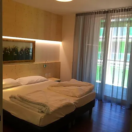 Komodo Short Stay Apartments Aparthotel 4*