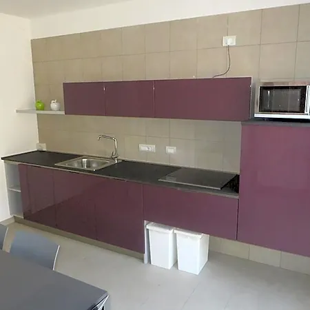 Aparthotel Komodo Short Stay Apartments 4*