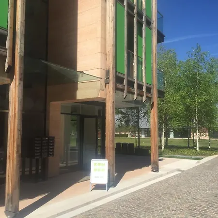 Aparthotel Komodo Short