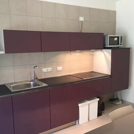 Komodo Short Stay Apartments 4* Trento