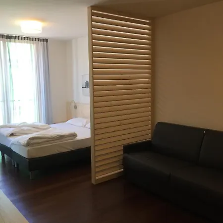 Komodo Short 2* Trento