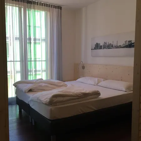 Komodo Short Trento