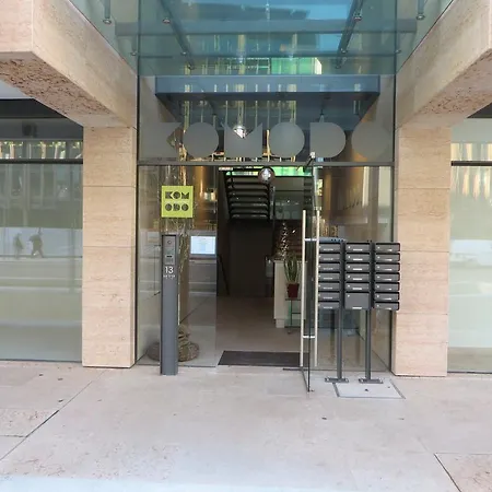 Komodo Short Aparthotel 4*