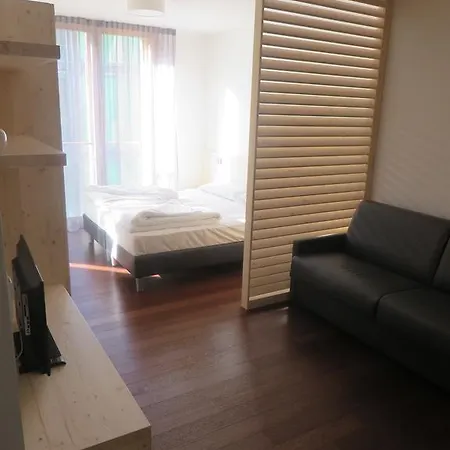Aparthotel Komodo Short Stay Apartments 4*
