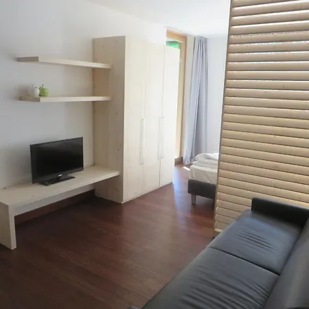 Aparthotel Komodo Short Trente