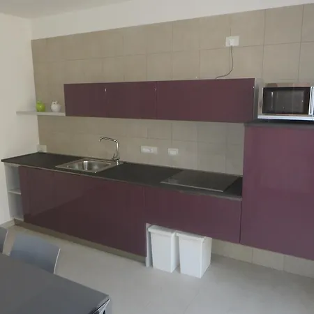 Komodo Short Stay Apartments Trento