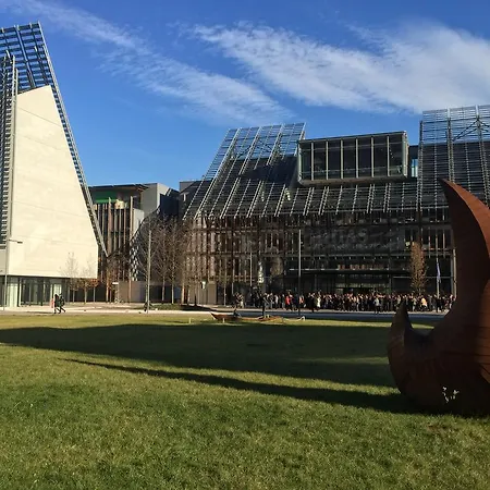 Komodo Short شقة فندقية