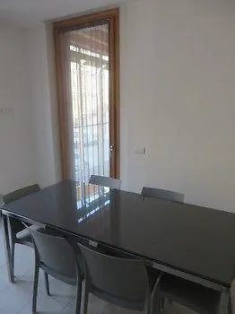 Komodo Short Stay Apartments 4*