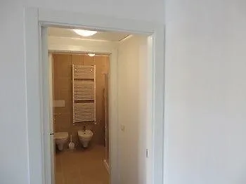 Komodo Short Stay Apartments 4* Trento