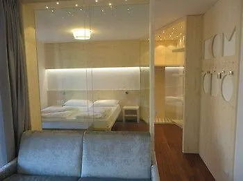 Komodo Short Stay Apartments Trento