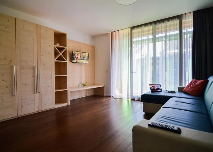 Aparthotel Komodo Short