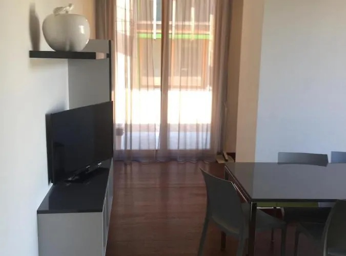 Komodo Short Aparthotel