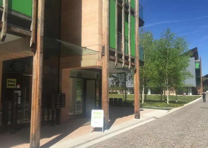 Aparthotel Komodo Short