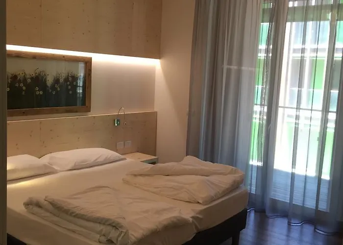 Komodo Short 4* Trento