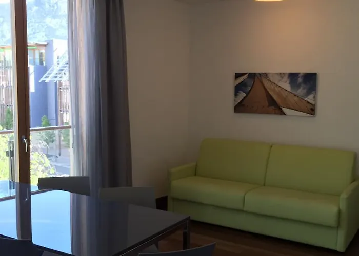 Aparthotel Komodo Short