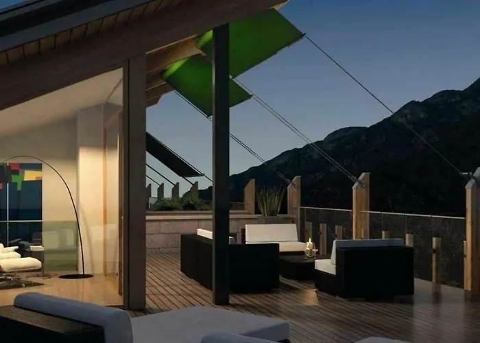 Komodo Short Aparthotel 4*